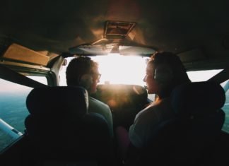 Piloto revela lo que los pasajeros nunca deben ver
