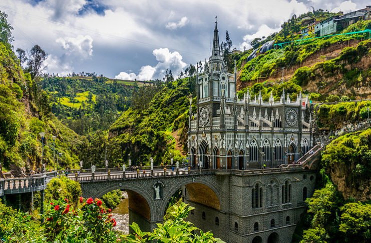 Todo lo que debes saber para visitar el Maravilloso Santuario de las Lajas en Colombia