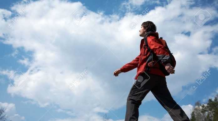 Joven oculta viaje para no tener que traerle nada a nadie