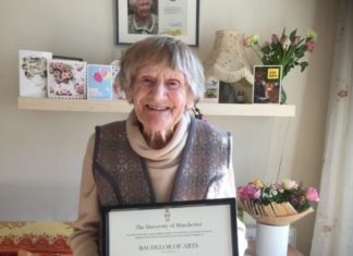 Una mujer recibió su título universitario a los 101 años
