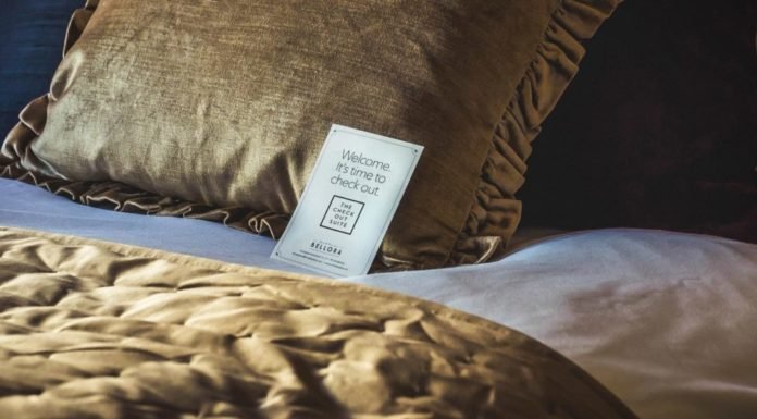 Esta habitación de hotel es gratis si no utilizas tu teléfono mientras estés allí