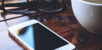 No estás paranoico: tu teléfono te escucha cuando está apagado y registra lo que hablas