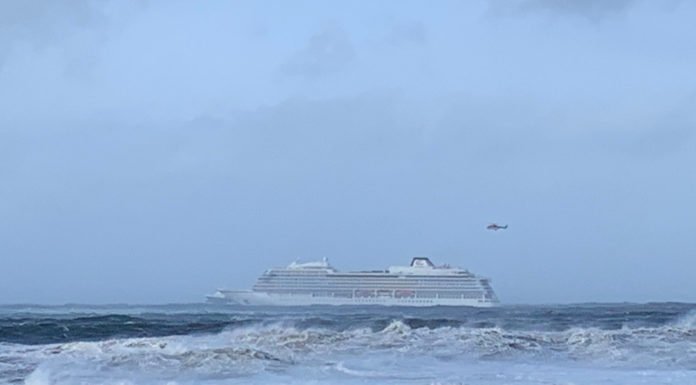 Al menos 10 personas resultaron heridas luego que crucero Viking sky fuera golpeado por enormes olas en Noruega