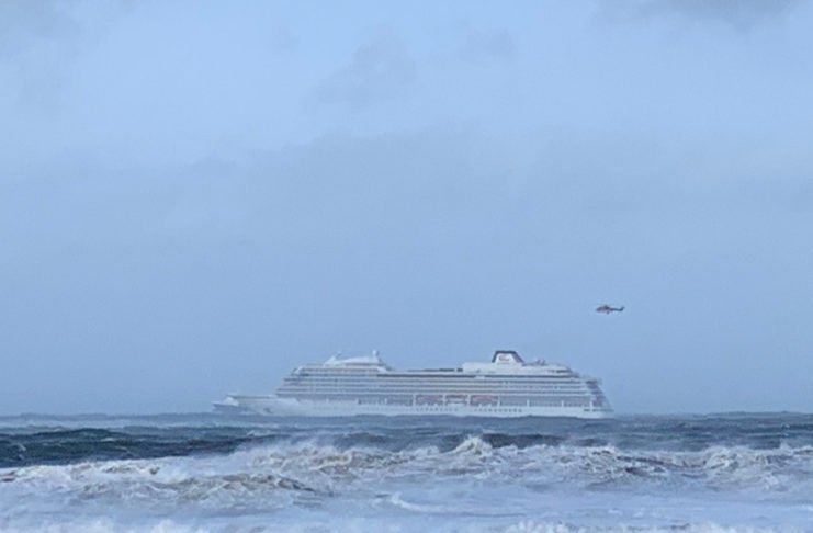 Al menos 10 personas resultaron heridas luego que crucero Viking sky fuera golpeado por enormes olas en Noruega