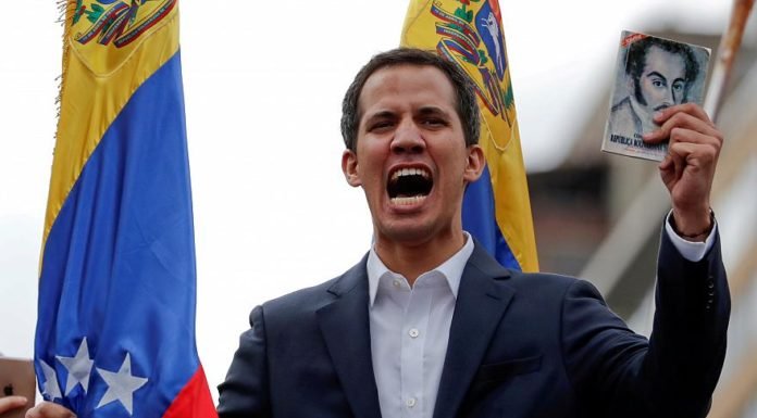 Último minuto: Guaidó llama a alzarse contra Nicolás Maduro. Momento crítico para Venezuela