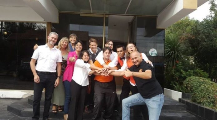 En Argentina abrió el primer hotel atendido por jóvenes con síndrome de down de Latinoamérica