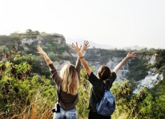 Tu tía puede ser la mejor opción para viajar por el mundo