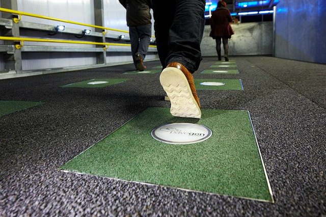 Crean tecnología que aprovecha la energía que producimos al caminar
