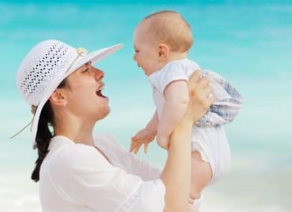 Las mamás necesitan tomar vacaciones solas y tener tiempo para sí mismas, dice la ciencia