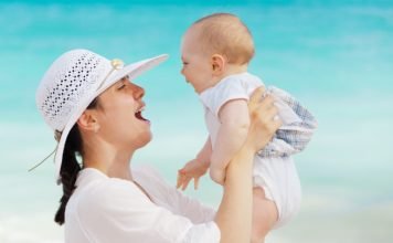 Las mamás necesitan tomar vacaciones solas y tener tiempo para sí mismas, dice la ciencia