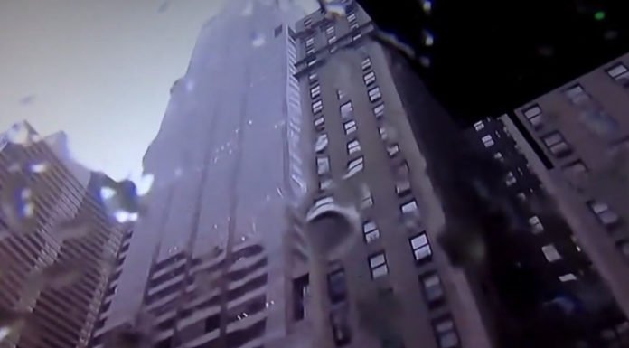 Un helicóptero se estrella contra un rascacielos en pleno centro de Nueva York