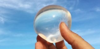 Maratón de Londres repartió agua en cápsulas comestibles para evitar uso de botellas plásticas
