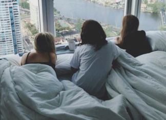 Amigas compran la mansión de sus sueños para vivir juntas