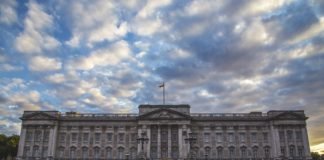 El Palacio de Buckingham está contratando un chef residente, y el salario podría sorprenderlo