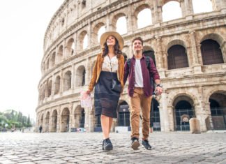 En Roma ofrecen novios: Por 1233 dólares te dan un italiano y un fotógrafo