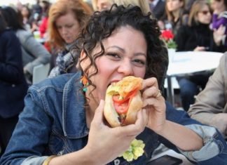 Según estudio: Las mujeres aceptan citas solo para comer gratis