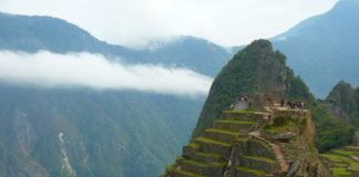 6 «TURISTAS» DETENIDOS POR DAÑAR TEMPLO Y DEFECAR EN MACHU PICHU