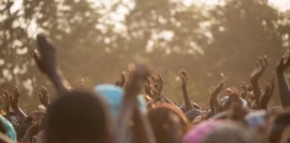 Los grifos se secan en la capital de Zimbabwe, dejando a 2 millones de personas con agua solo una vez por semana