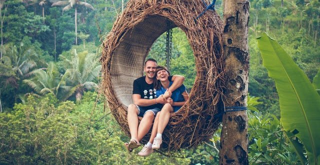 «Viajar produce más felicidad que casarse y tener hijos» según estudio