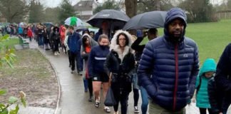 Bajo una fuerte lluvia, casi 5 mil personas hacen fila para donar médula ósea a niño con cáncer