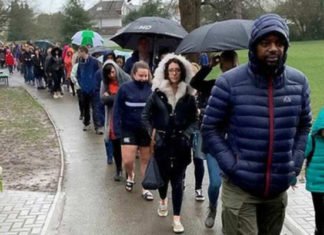 Bajo una fuerte lluvia, casi 5 mil personas hacen fila para donar médula ósea a niño con cáncer