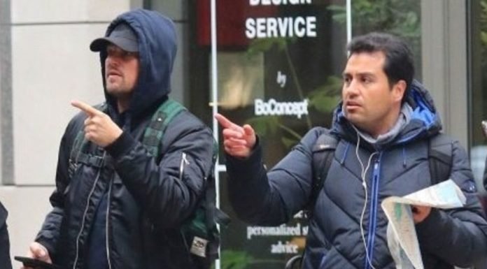 Leonardo DiCaprio intenta ayudar a turista confundido en las calles de New York
