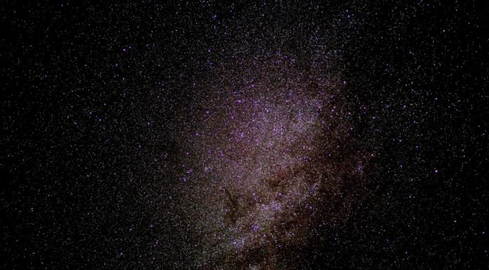 Detectan que la tierra recibe señales de radio de otra galaxia cada 16 días