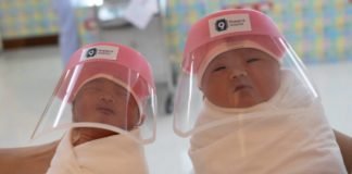 Minipantallas faciales para proteger a los bebés contra el coronavirus