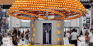 Este exprimidor de naranja imprime vasos en 3D hechos con cáscaras sobrantes