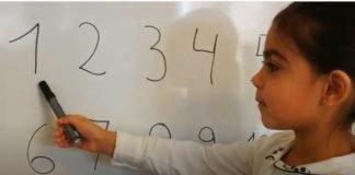 Niña de 4 años arrancó su canal en el que enseña idiomas a otros niños en plena cuarentena