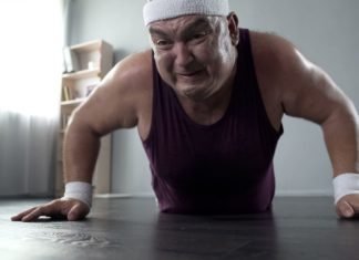 Los científicos dicen que existe un mayor riesgo de enfermedad cardíaca en los hombres que no pueden hacer al menos 10 flexiones