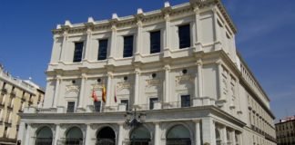 Los profesionales sanitarios podrán ir gratis al teatro a partir de septiembre