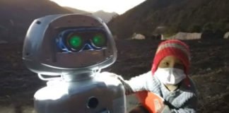 Profesor Huancavelicano crea robot quechuahablante