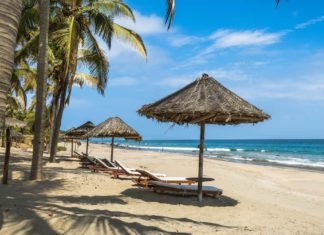 Vota aquí por Máncora como la mejor playa del mundo.