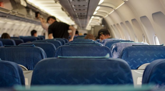 Comprar un pasaje de avión 119 días antes asegura el precio más bajo